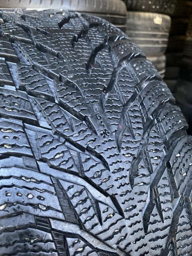 Nokian, winter 215/60 R17