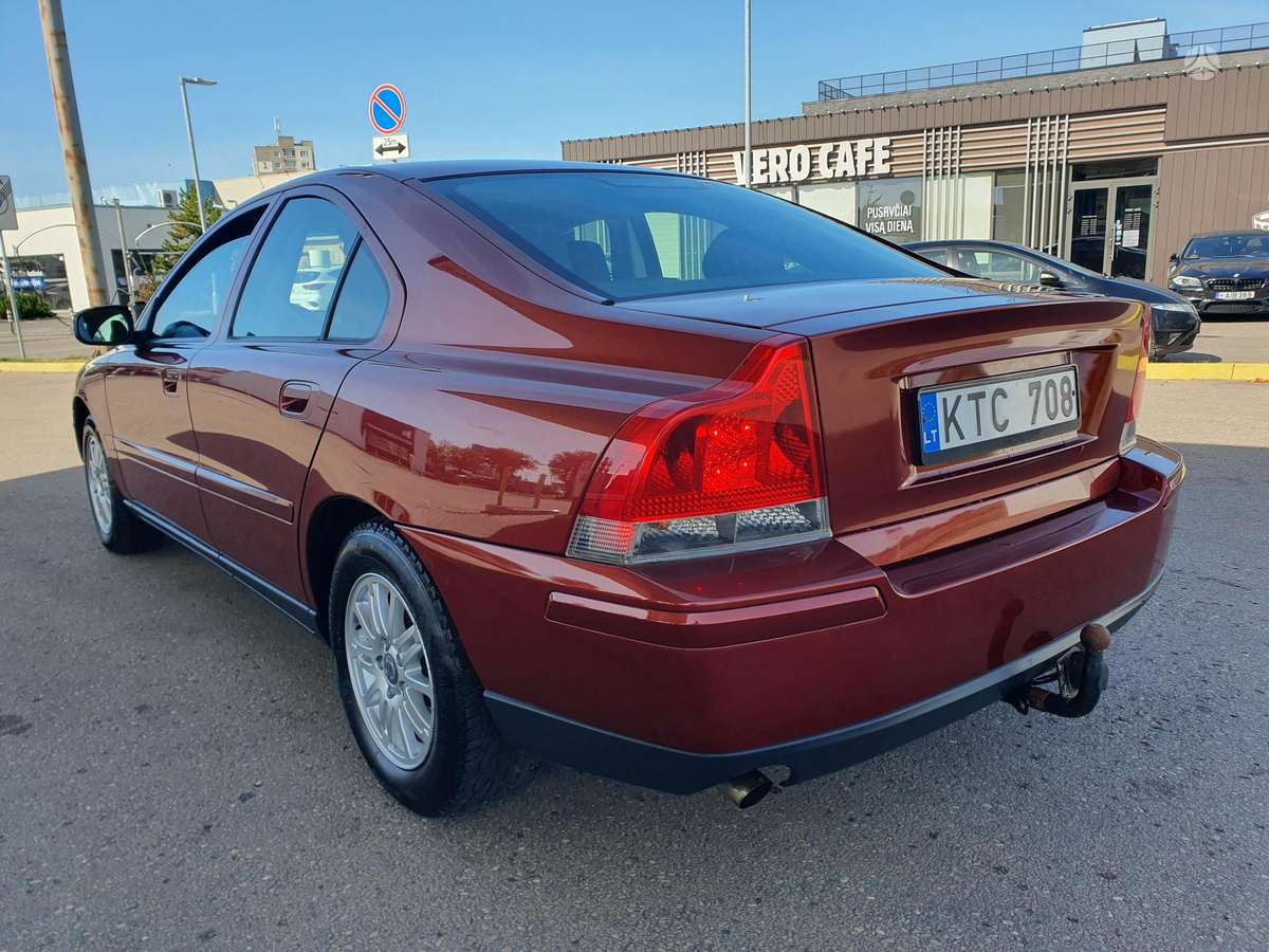Volvo S60, 2.4 l., Седан
