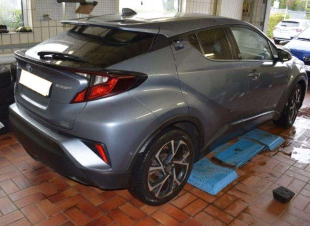 Toyota C-HR - 3