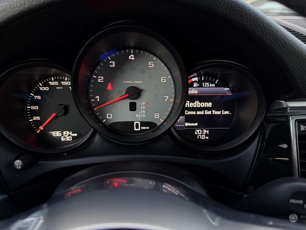 Porsche Macan - 9