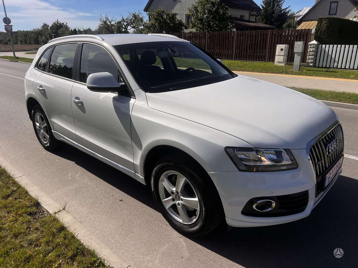 Audi Q5, 2.0 l., off-road / crossover