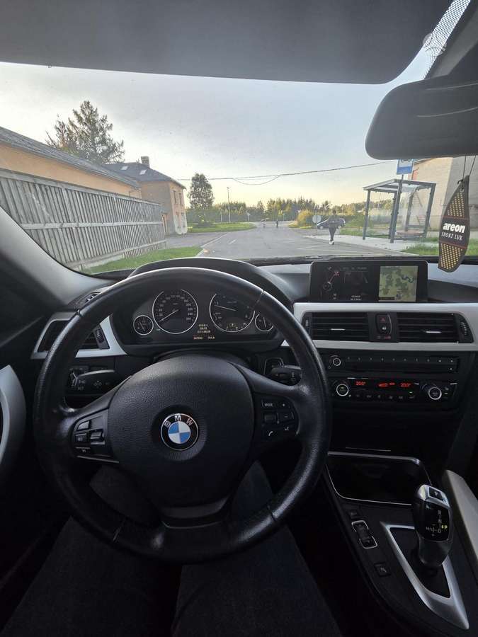 BMW 320, 2.0 l., Седан