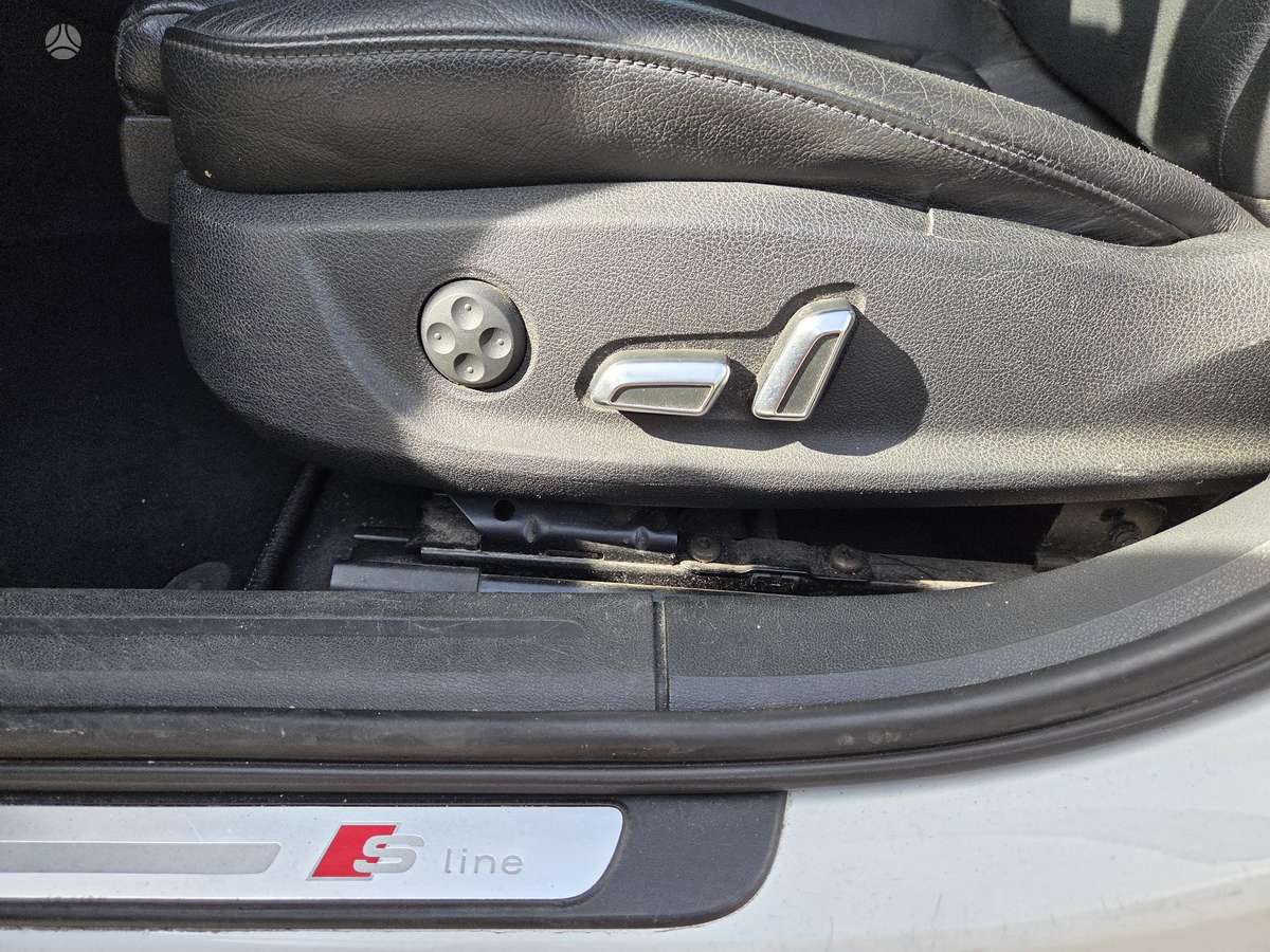 Audi A4, 2.0 l., Седан