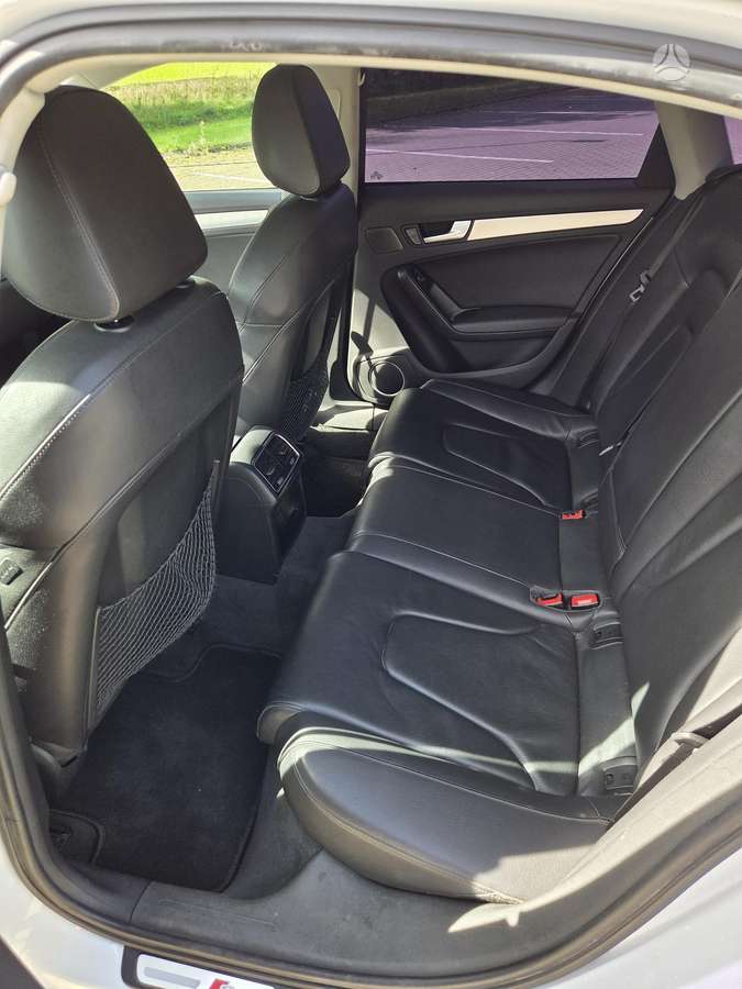 Audi A4, 2.0 l., Седан