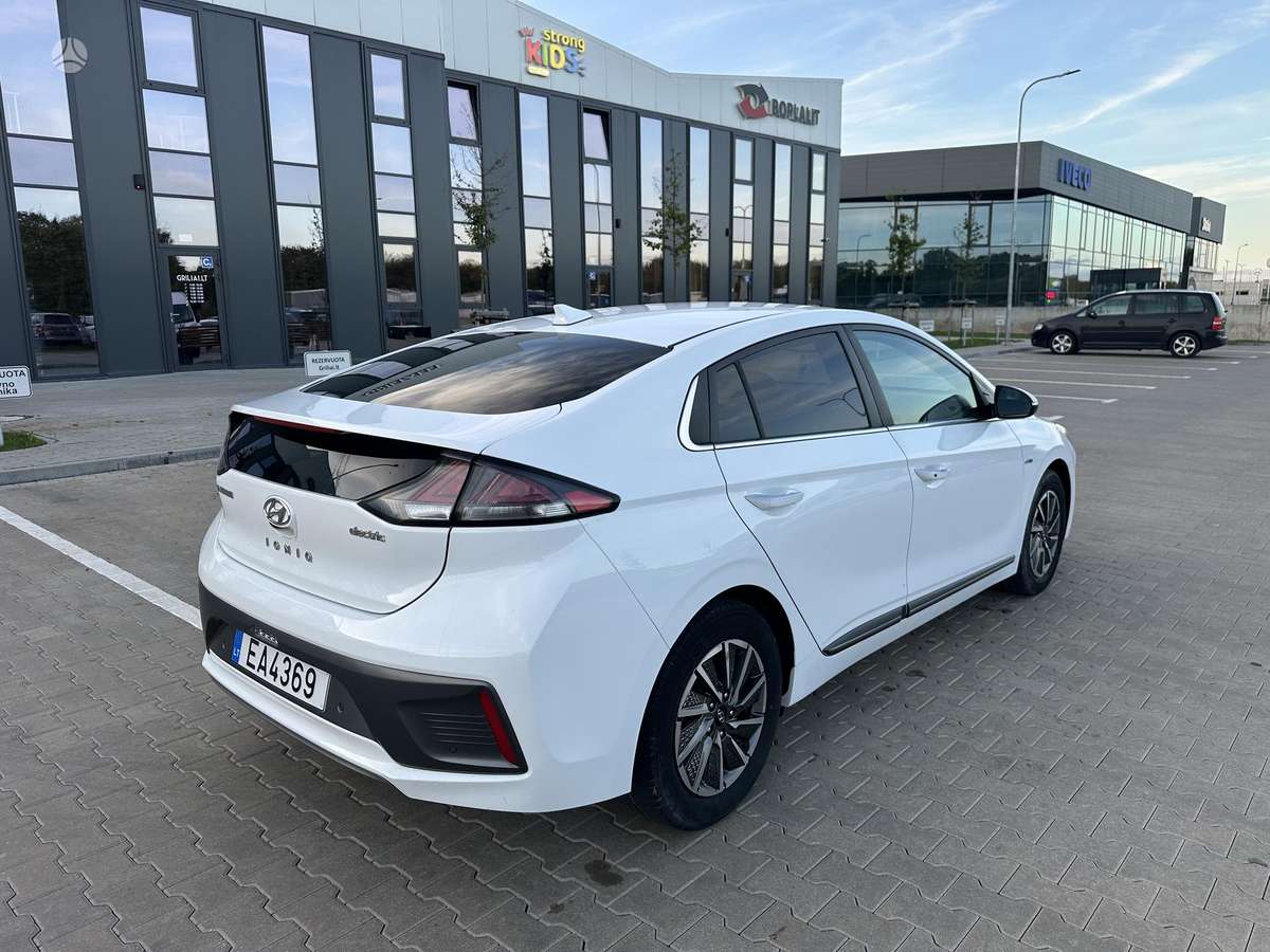 Hyundai IONIQ, coupe