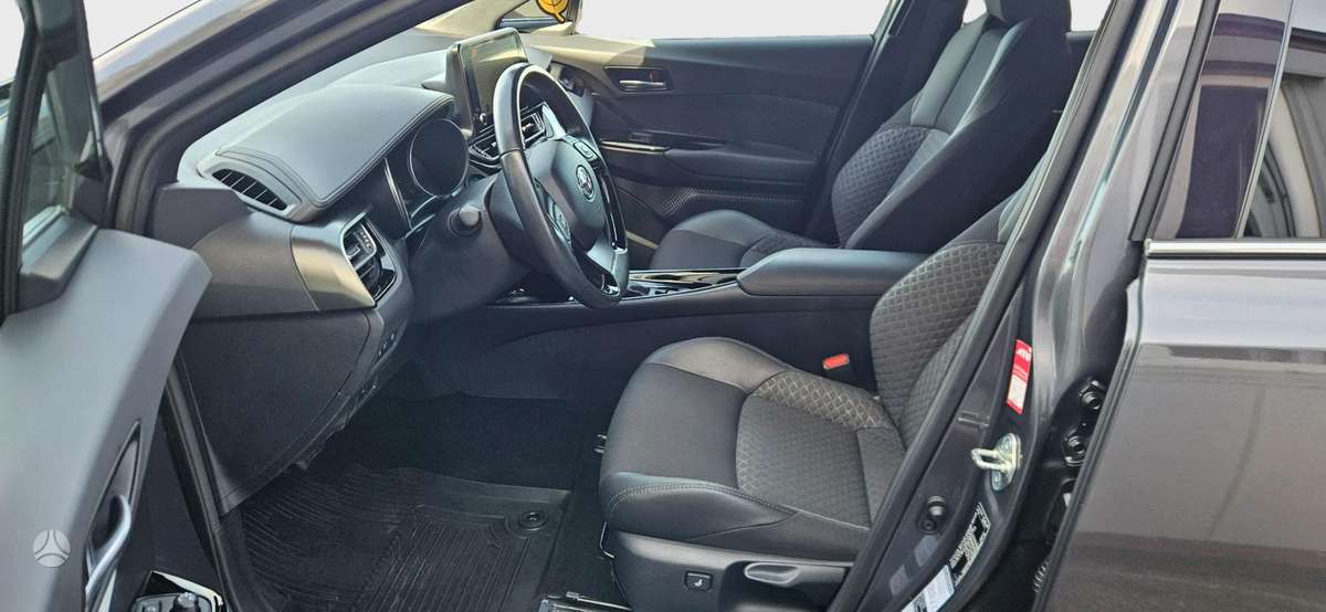 Toyota C-HR - 10