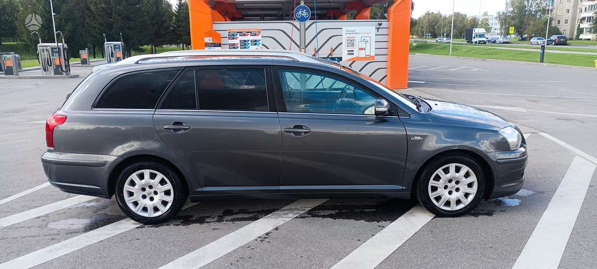 Toyota Avensis - 4