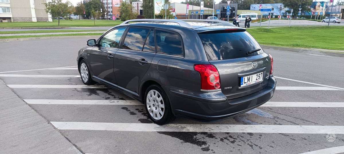 Toyota Avensis - 5
