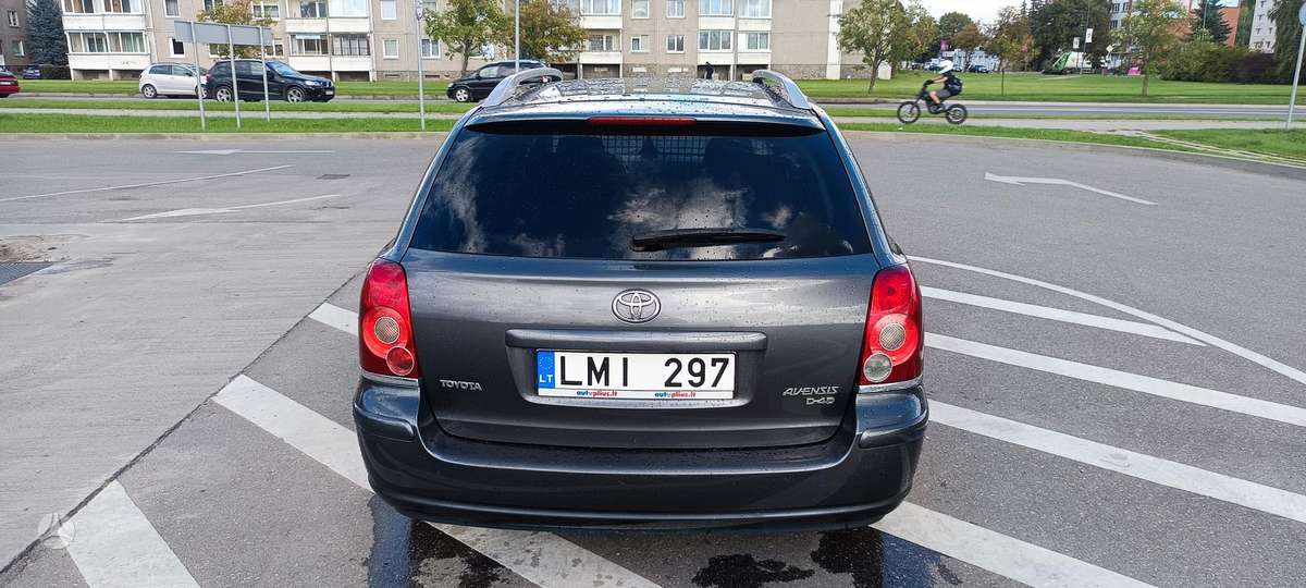 Toyota Avensis - 7