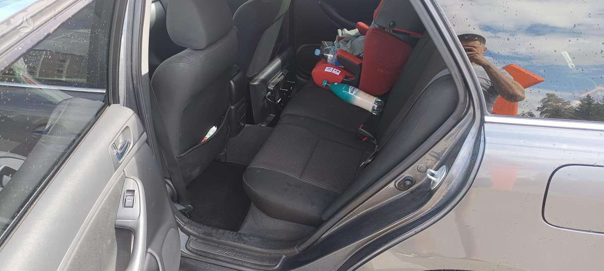 Toyota Avensis - 11