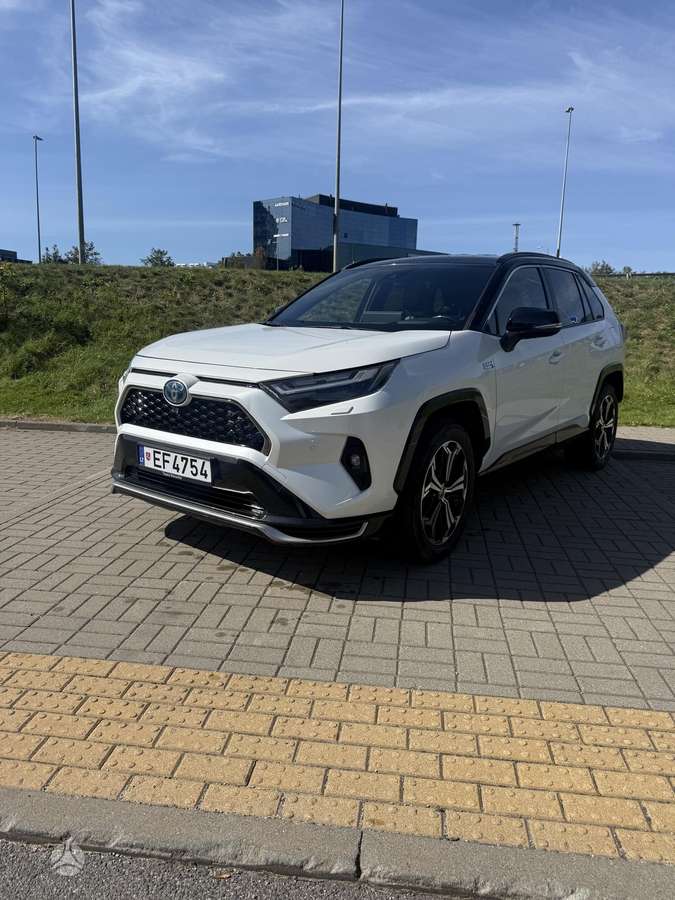 Toyota RAV4 - 1