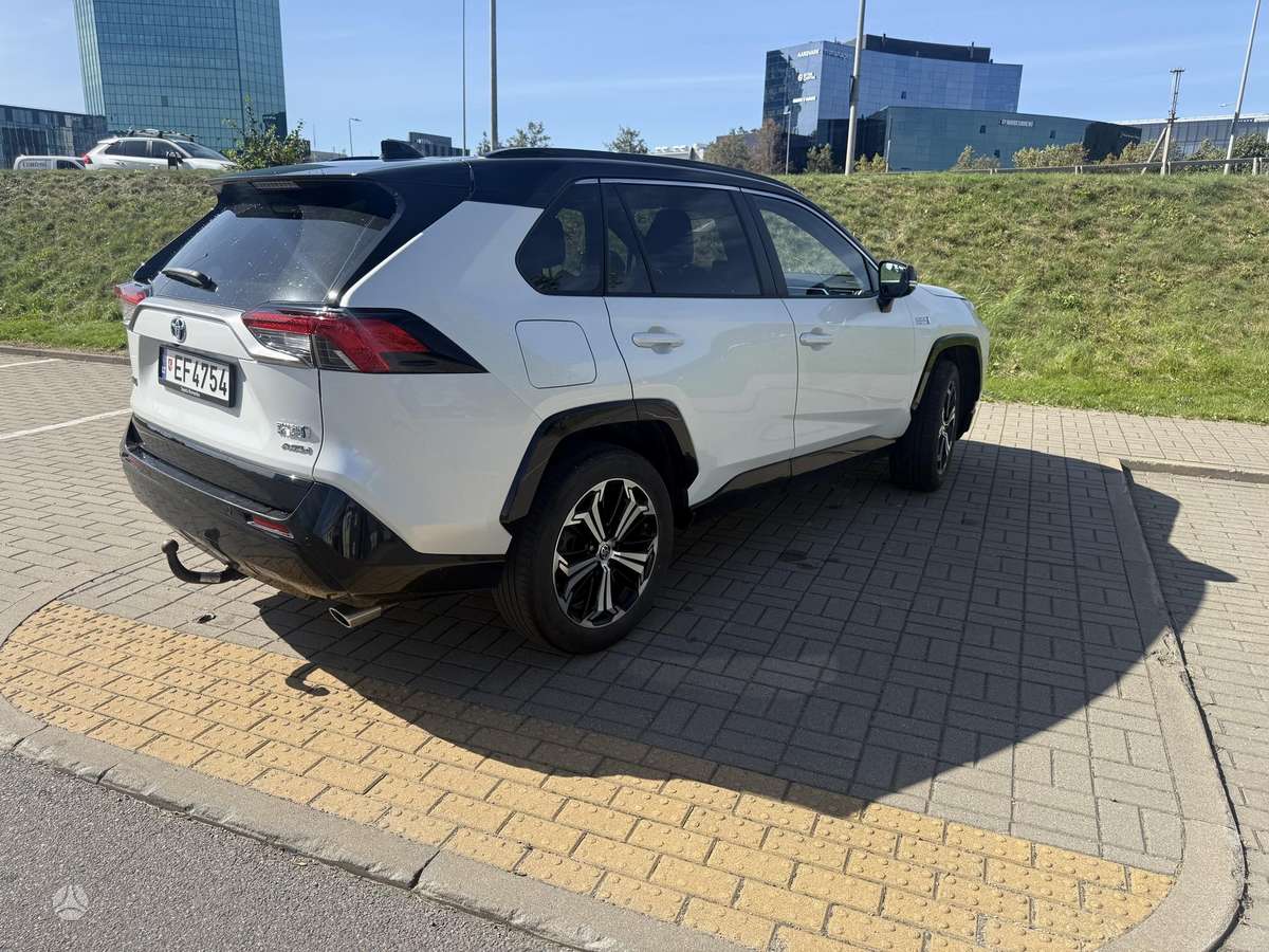 Toyota RAV4 - 6