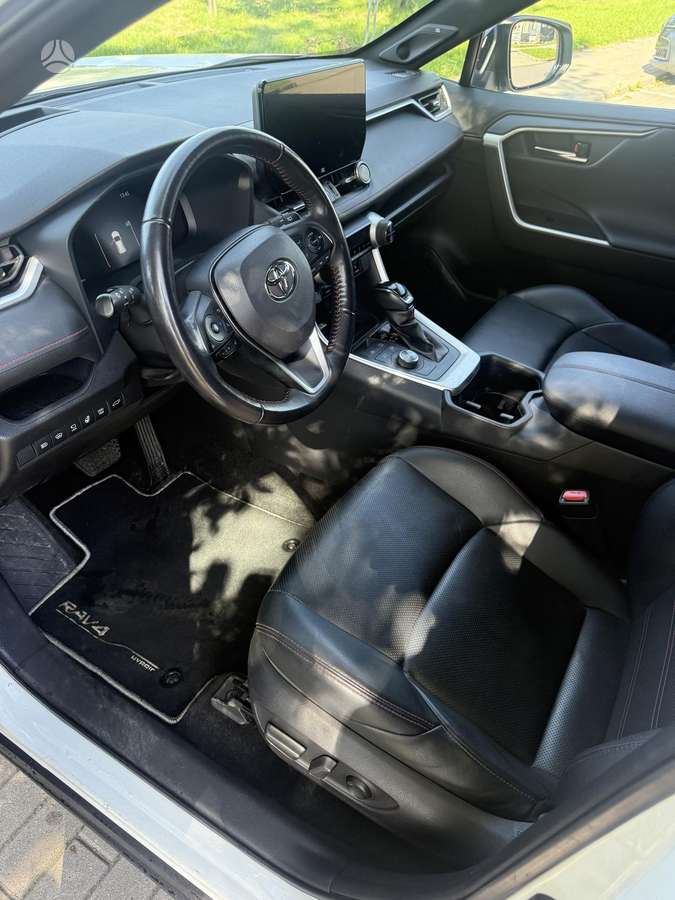 Toyota RAV4 - 7