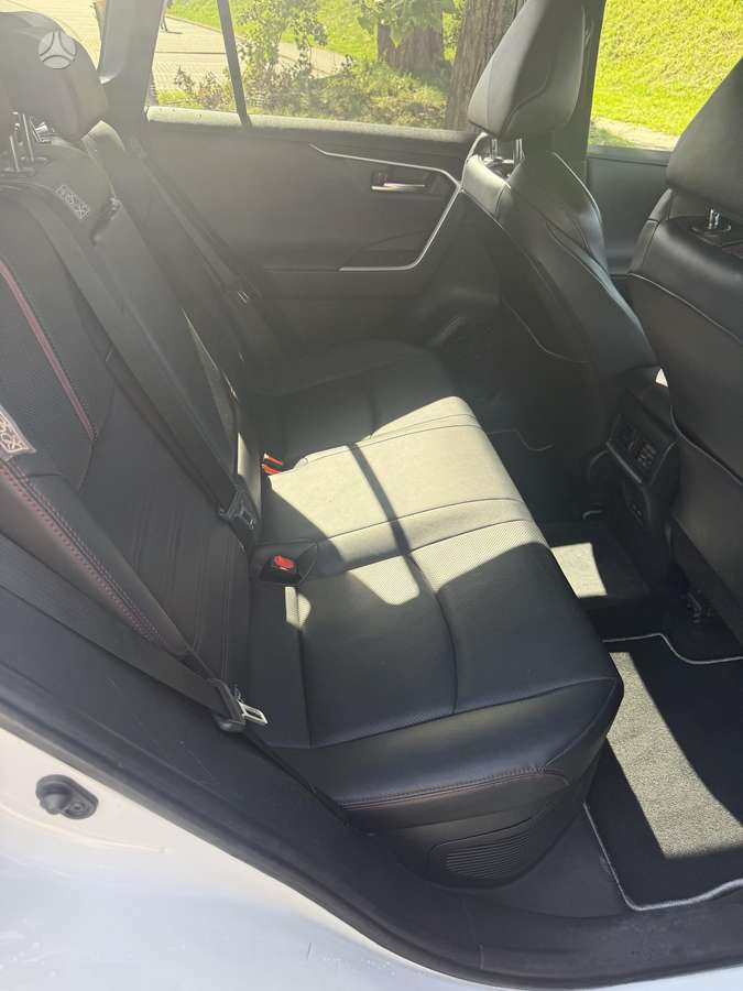 Toyota RAV4 - 9