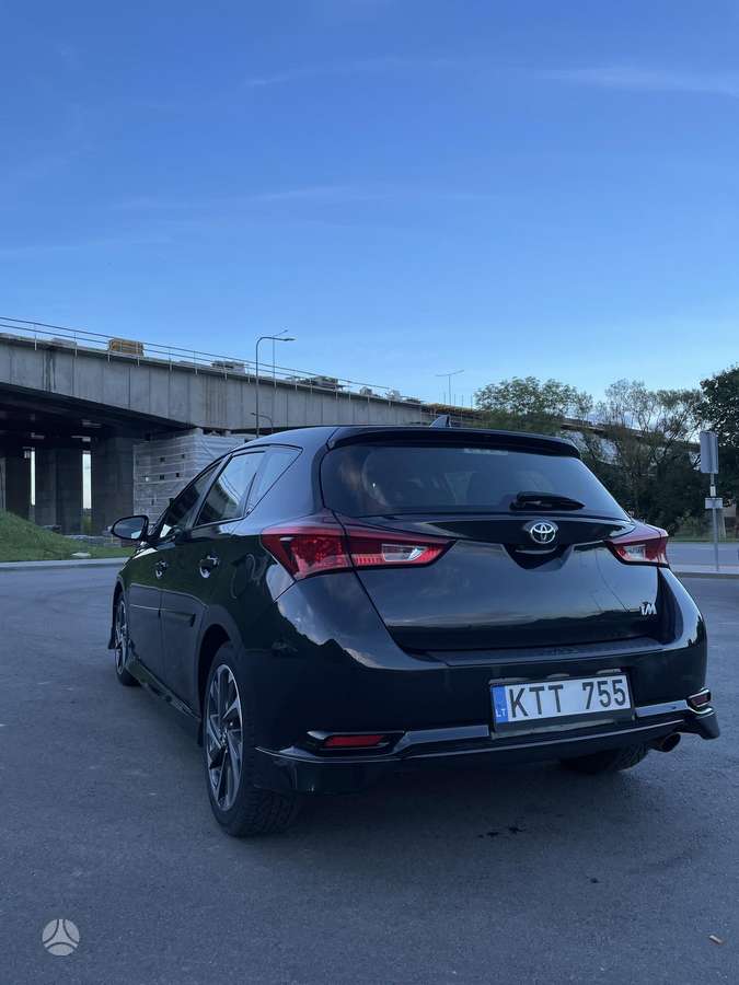 Toyota Corolla, 1.8 l., hatchback