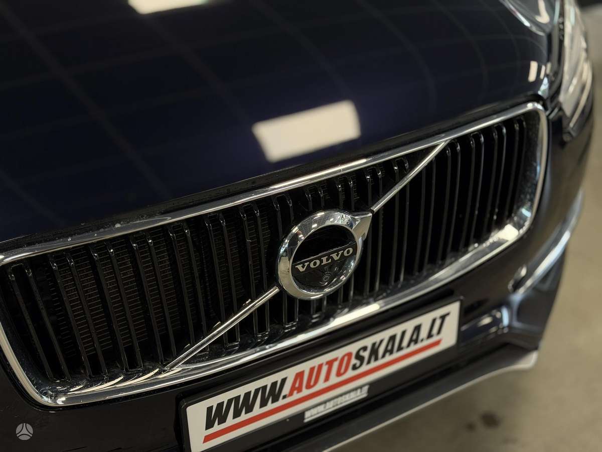 Volvo XC90, 2.0 l., off-road / crossover