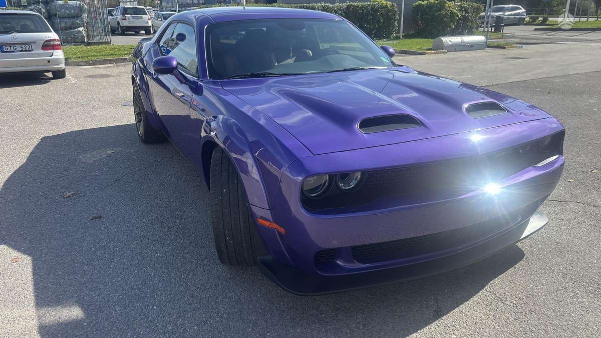 Dodge Challenger, 6.2 l., Седан