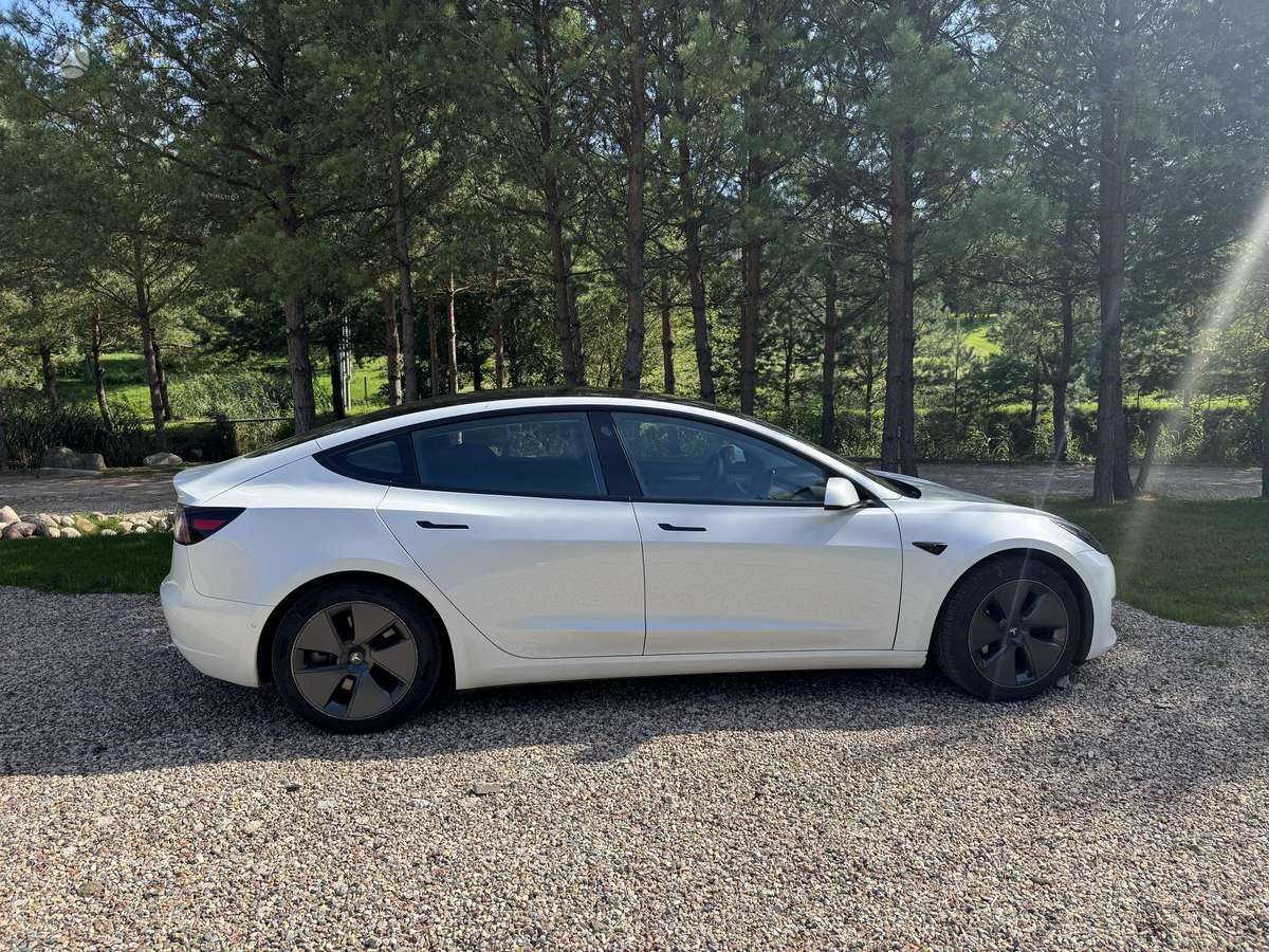 Tesla Model 3, saloon / sedan