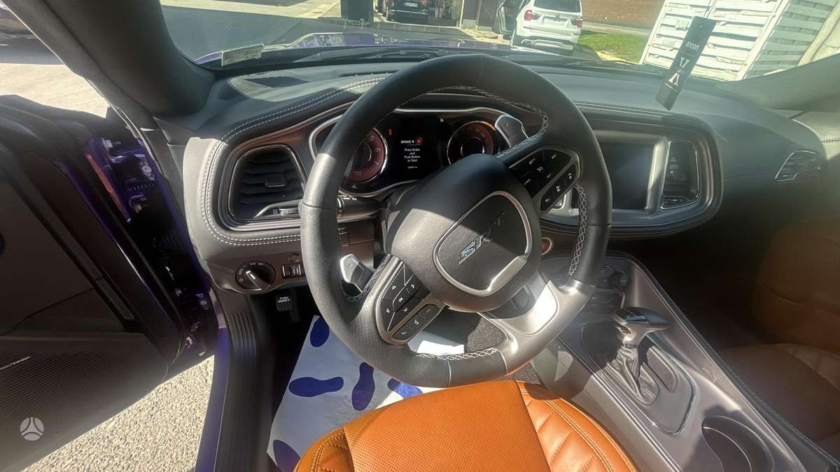 Dodge Challenger, 6.2 l., Седан