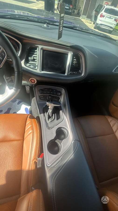 Dodge Challenger, 6.2 l., Седан