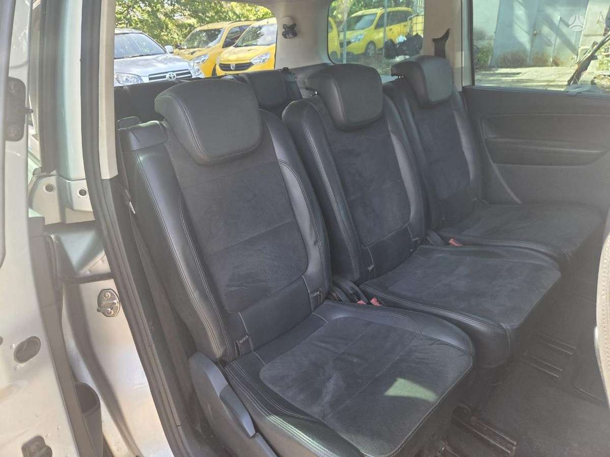 Volkswagen Sharan - 11