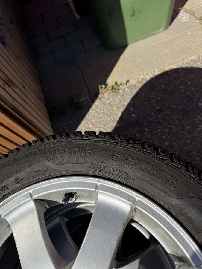 Volvo, lengvojo lydinio, R16