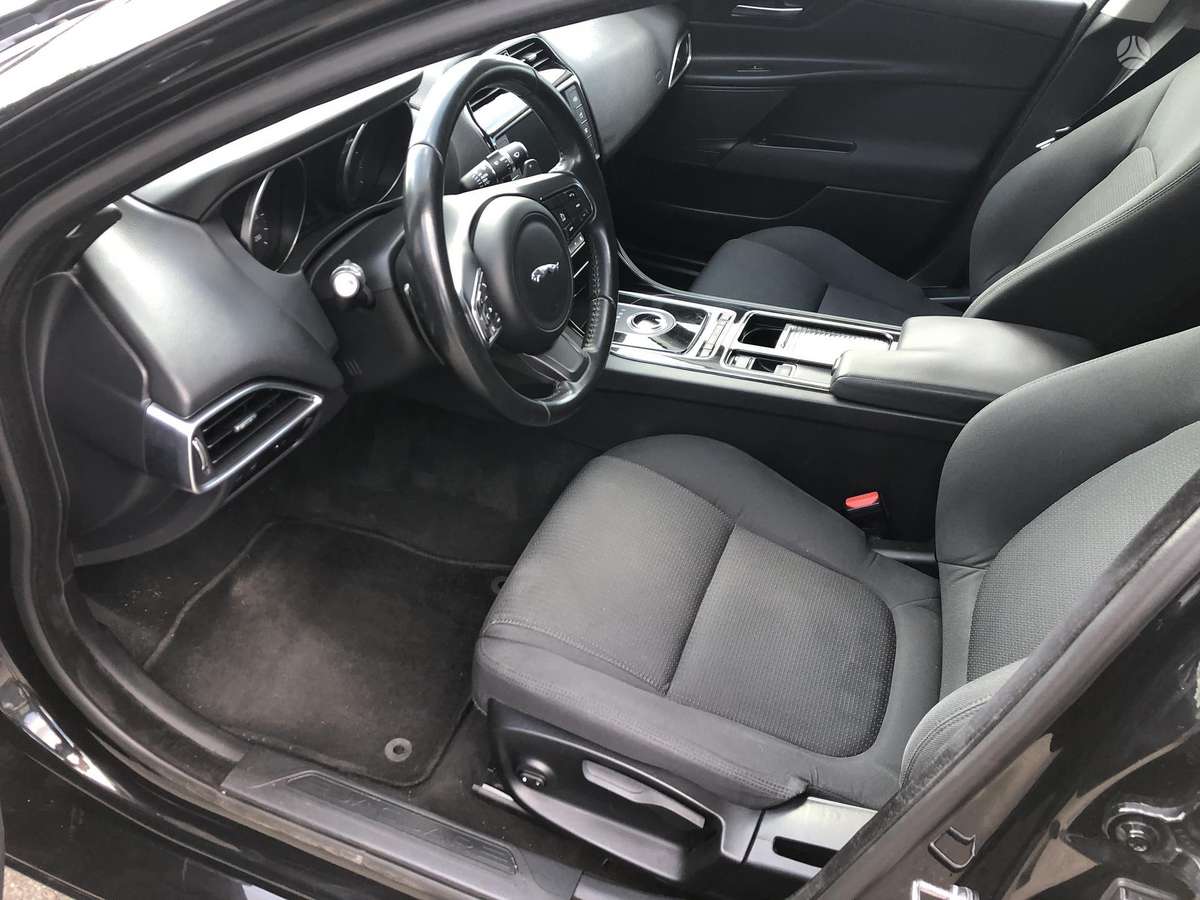 Jaguar XE, 2.0 l., Седан