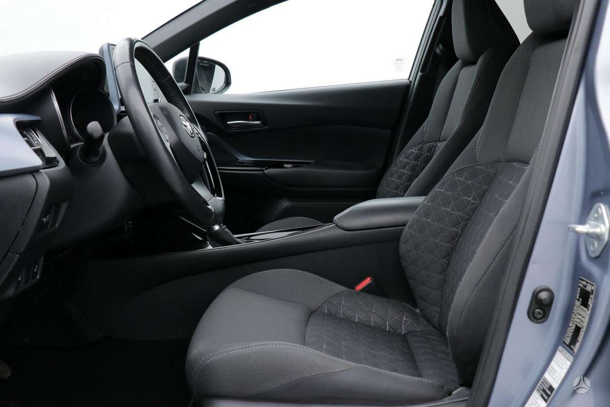 Toyota C-HR - 12