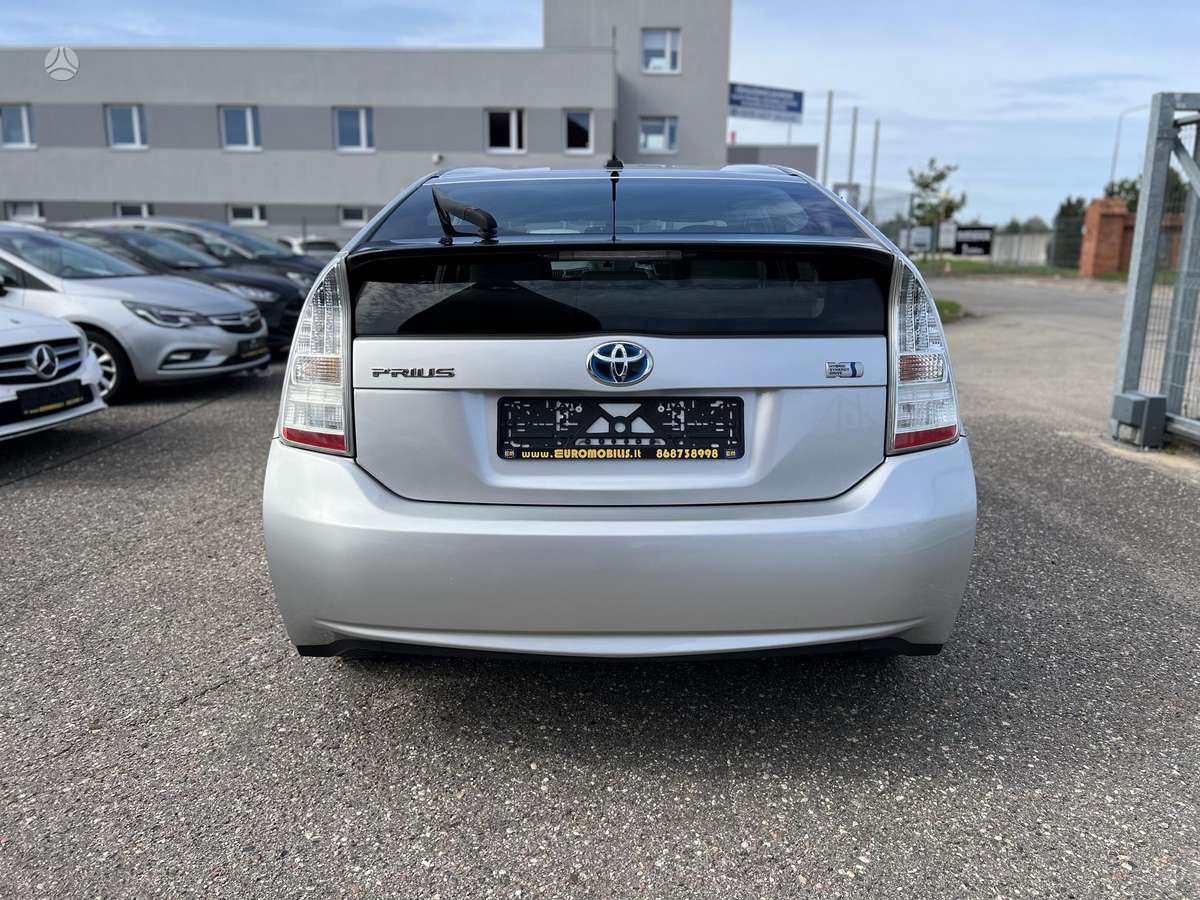 Toyota Prius - 5