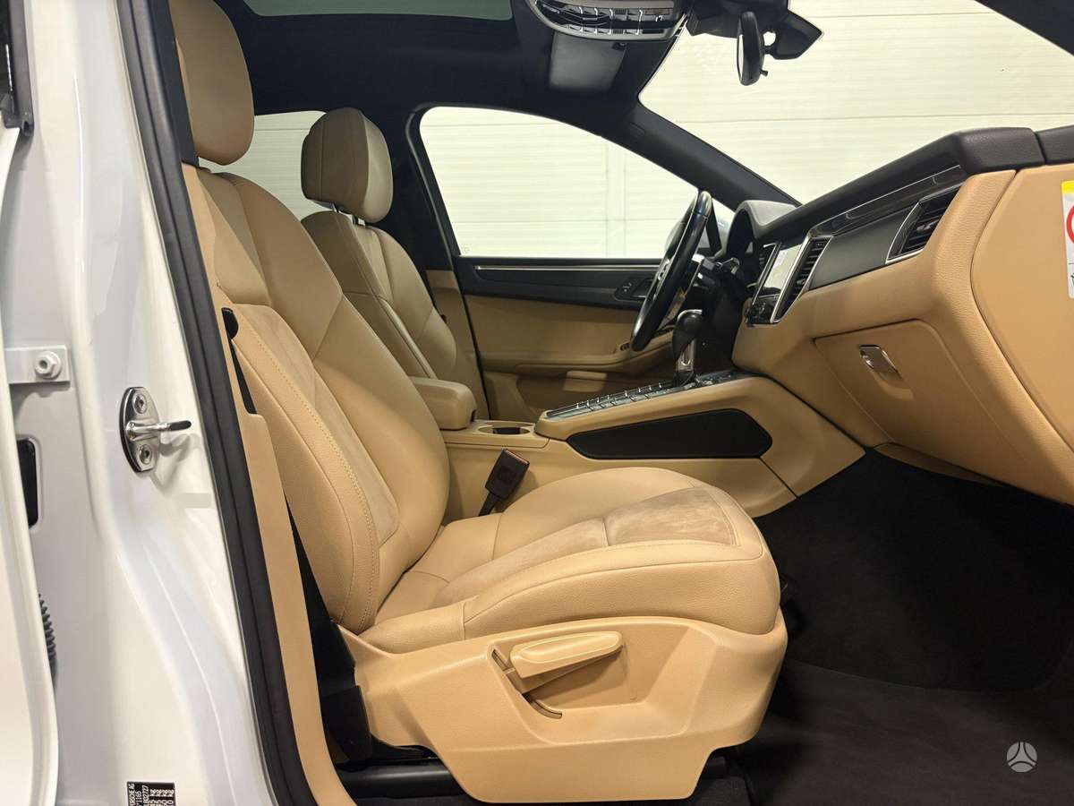 Porsche Macan, 2.0 l., Внедорожник / Кроссовер