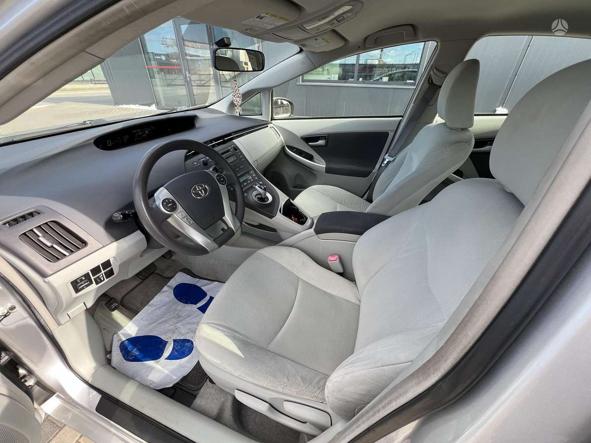 Toyota Prius - 7