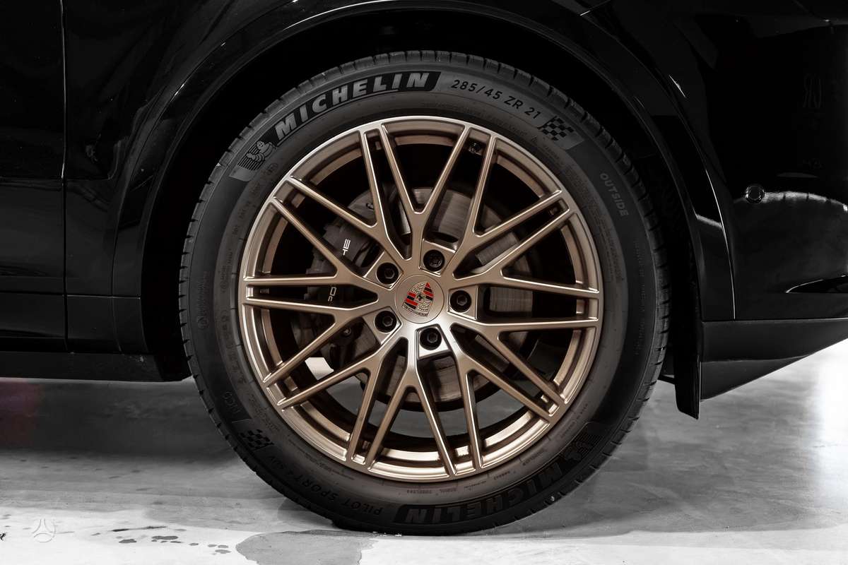 Porsche Cayenne - 7