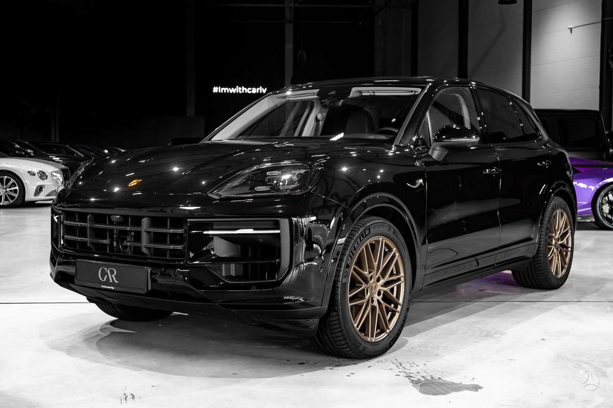 Porsche Cayenne - 1