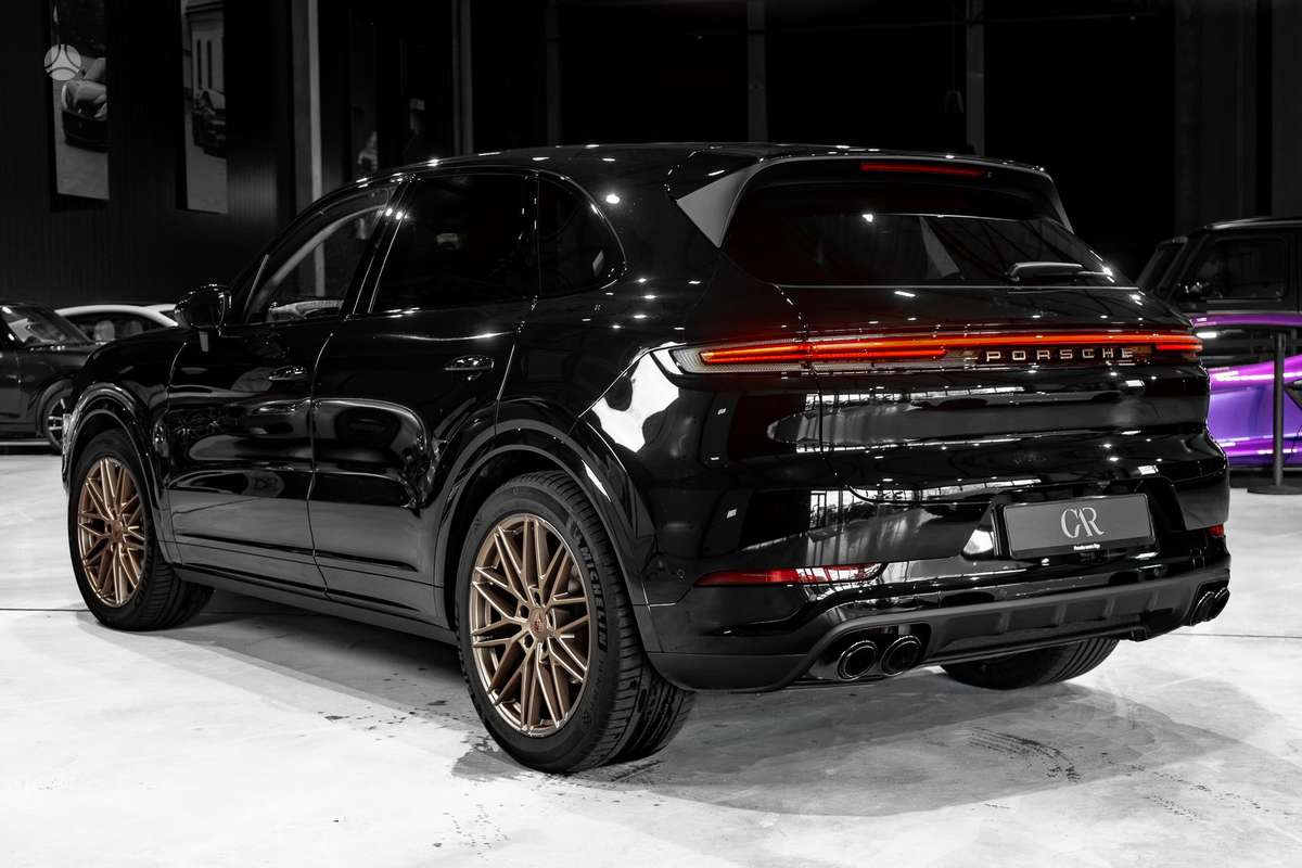 Porsche Cayenne - 6