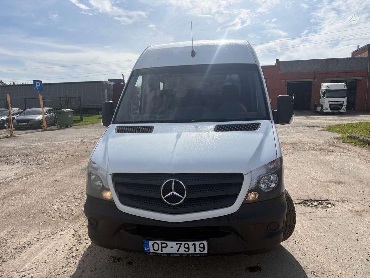 Mercedes-Benz Sprinter, Минивэн