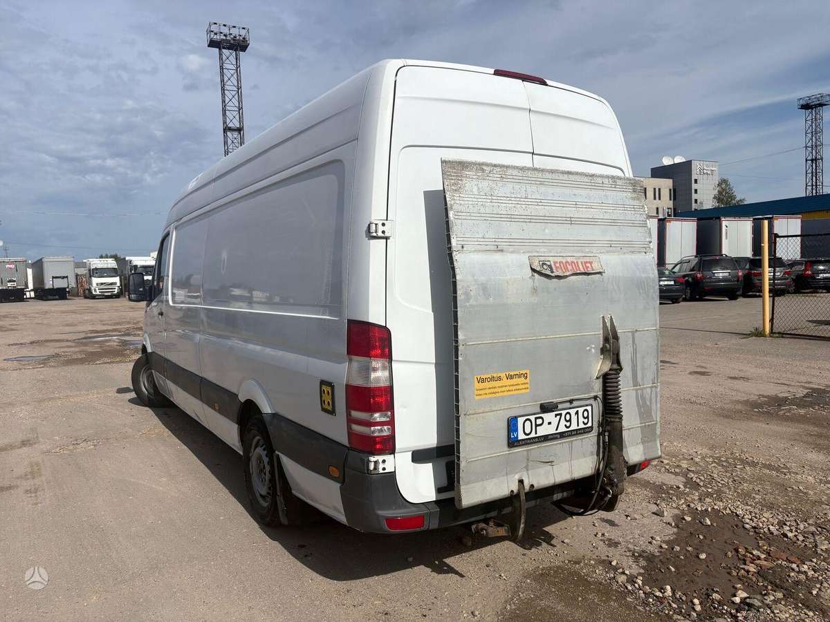 Mercedes-Benz Sprinter, Минивэн