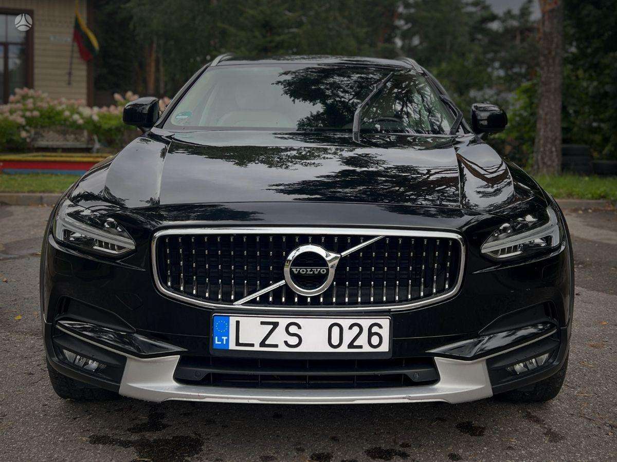 Volvo V90 Cross Country - 4