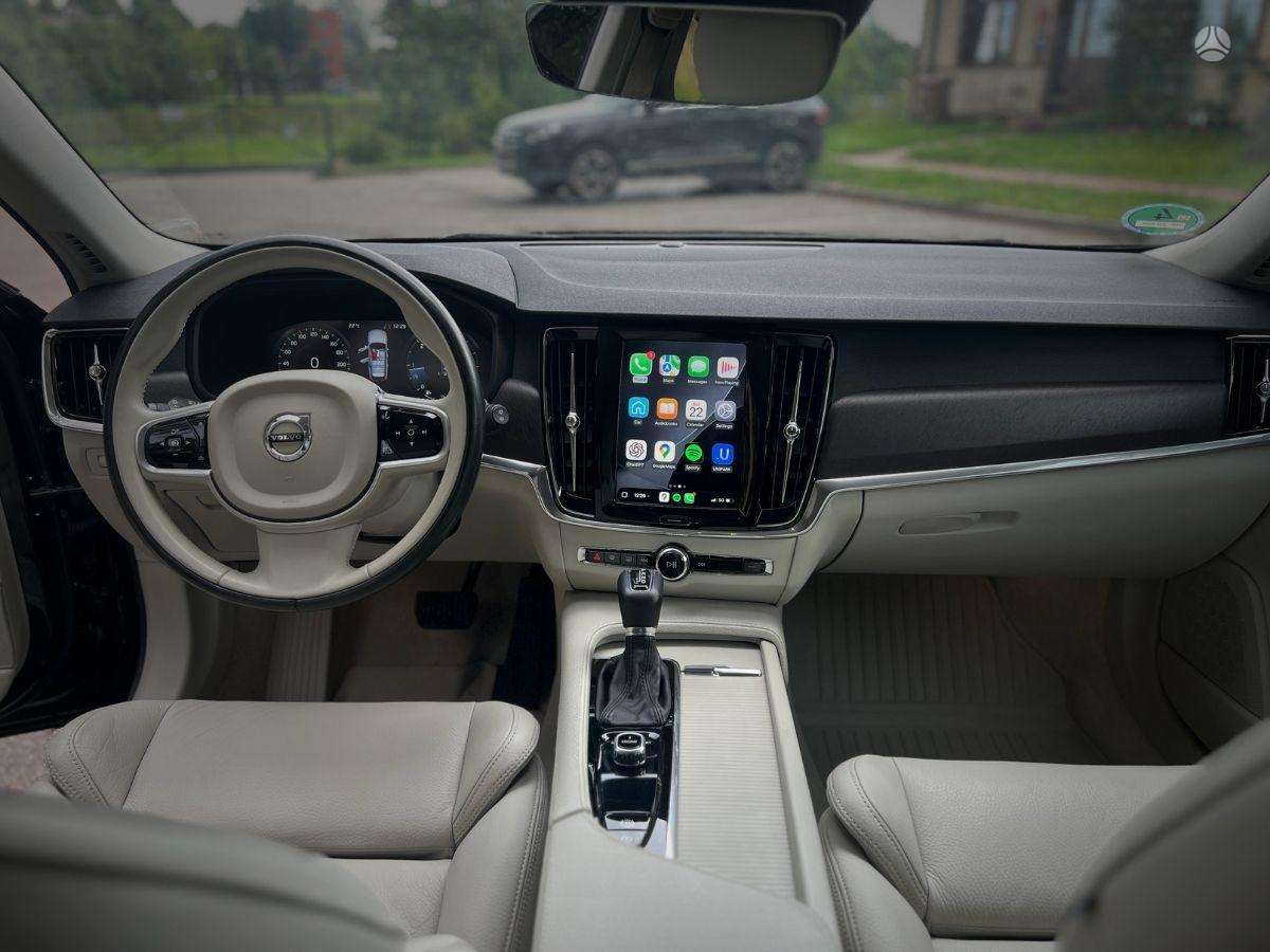 Volvo V90 Cross Country - 10