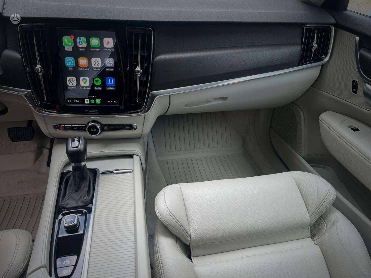 Volvo V90 Cross Country - 12