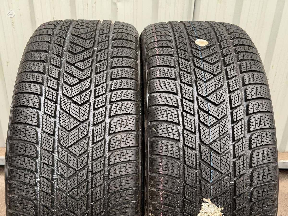 Pirelli Scorpion Winter, зимние 285/40 R22