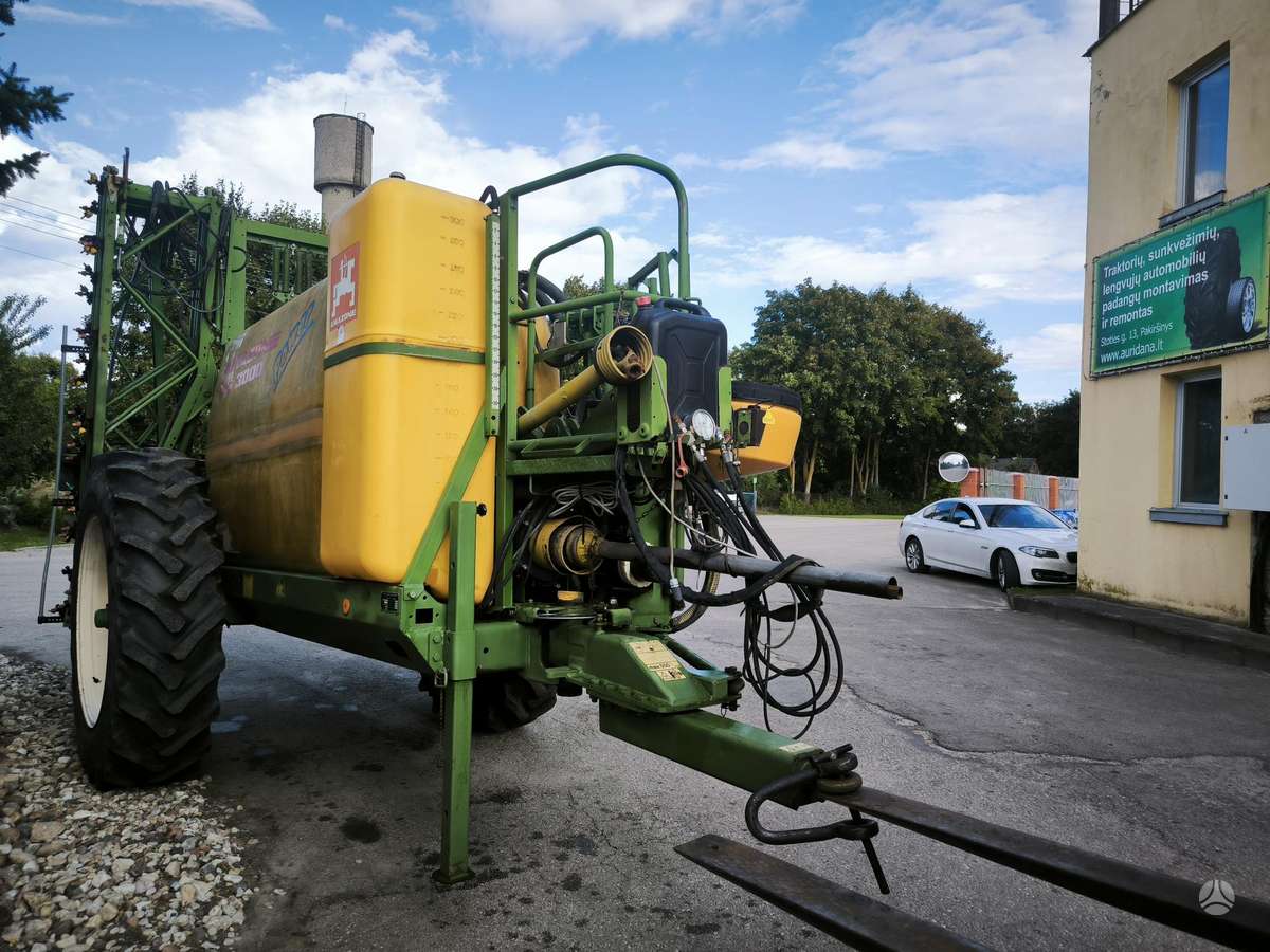Amazone UG 3000, разбрызгиватели