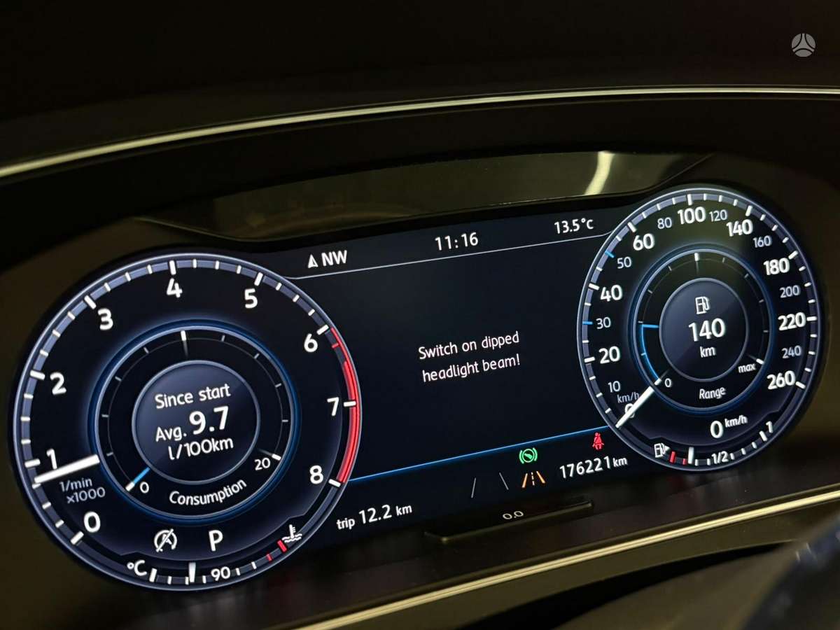 Volkswagen Tiguan - 8