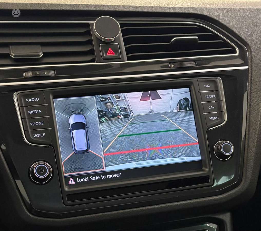 Volkswagen Tiguan - 4