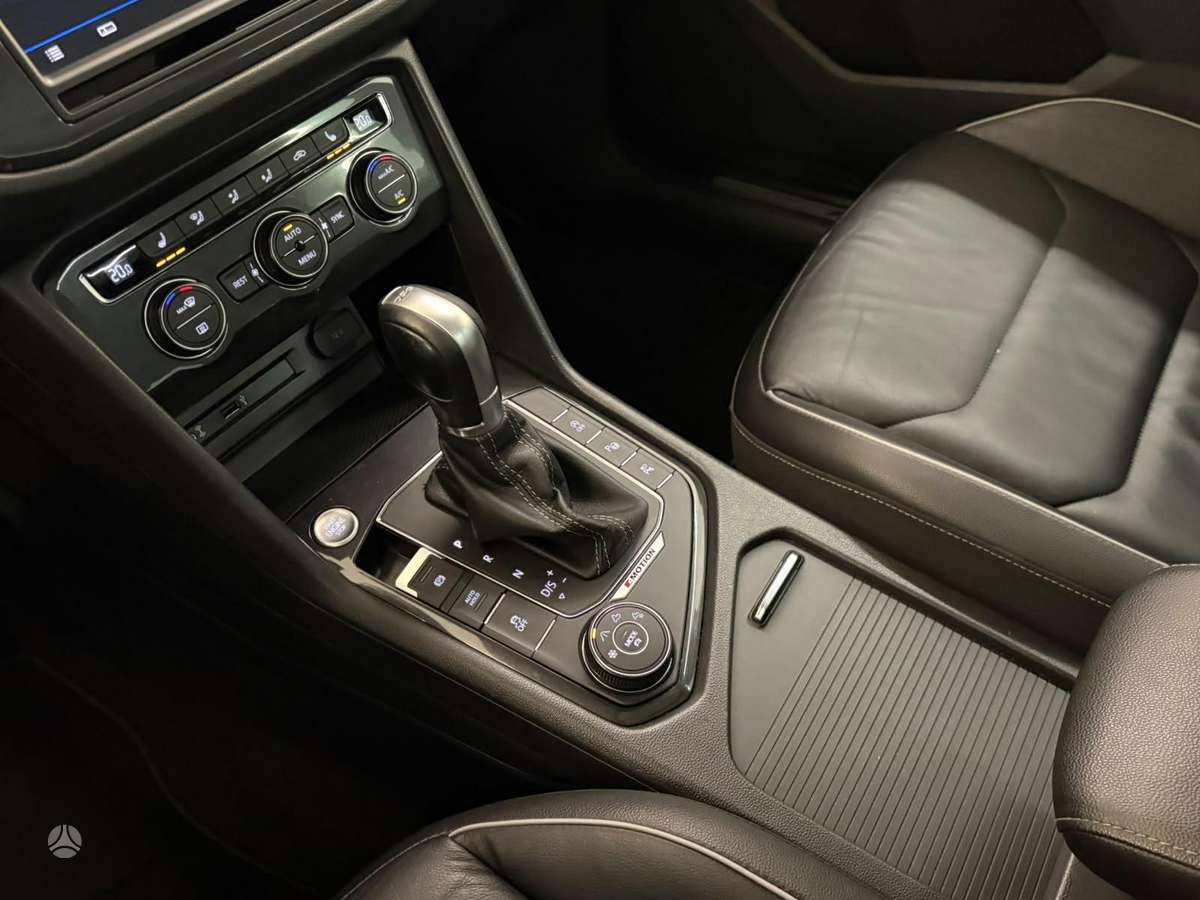 Volkswagen Tiguan - 3