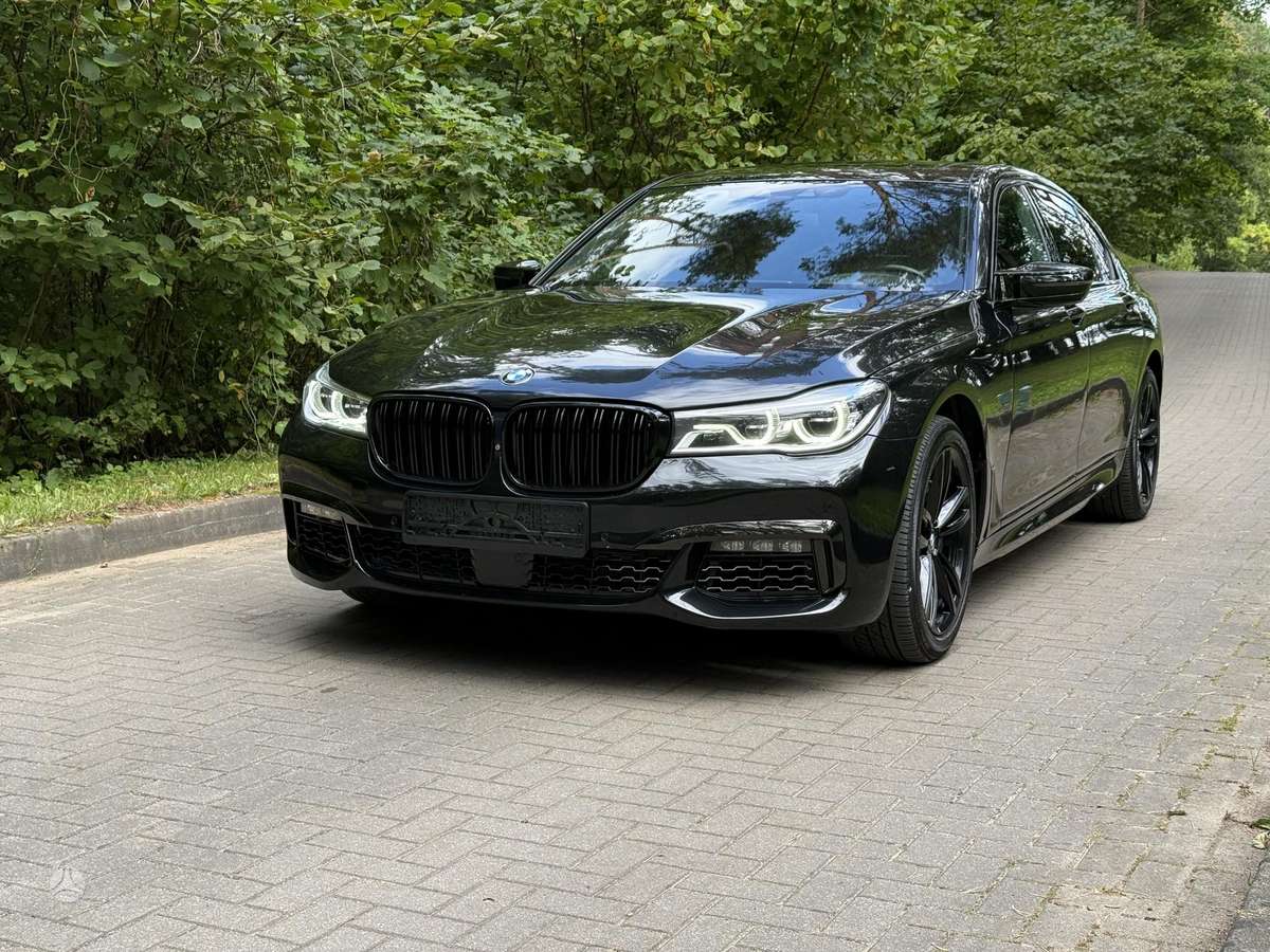 BMW 750 - 1