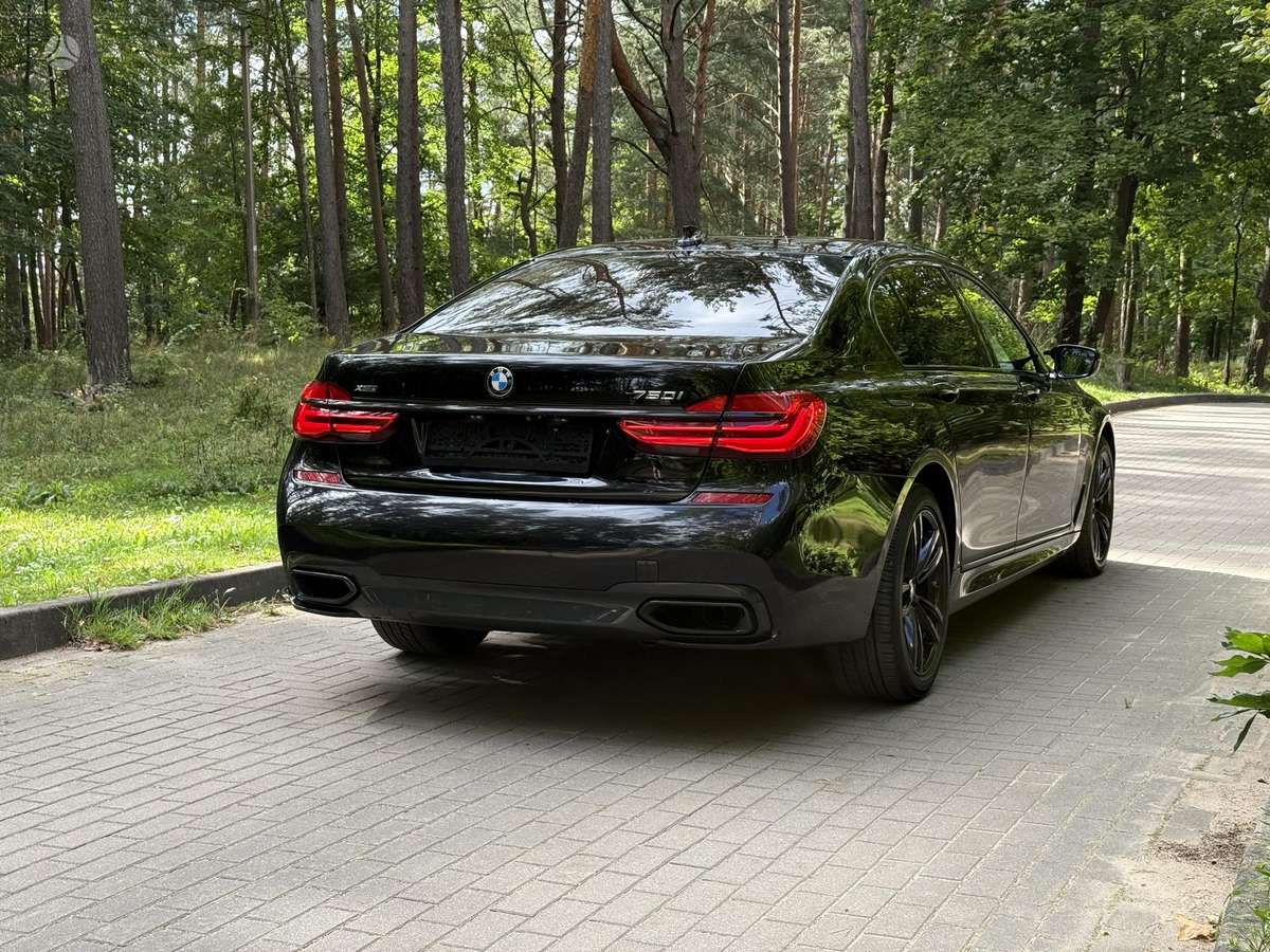 BMW 750 - 4