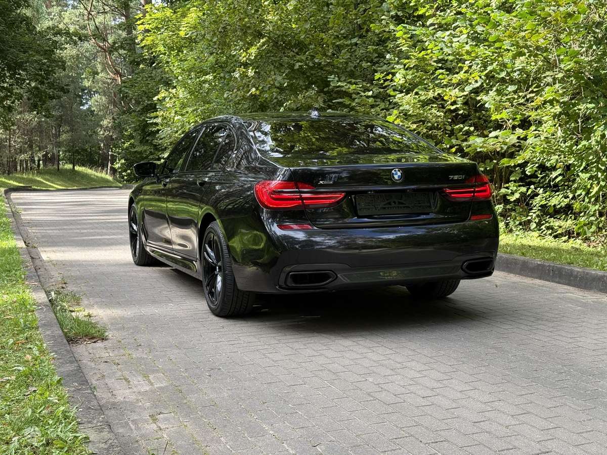 BMW 750 - 6