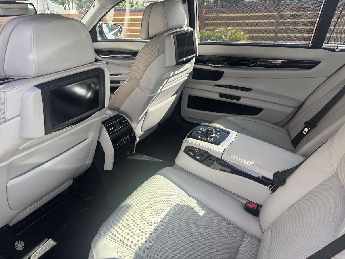 BMW 730, 3.0 l., Седан