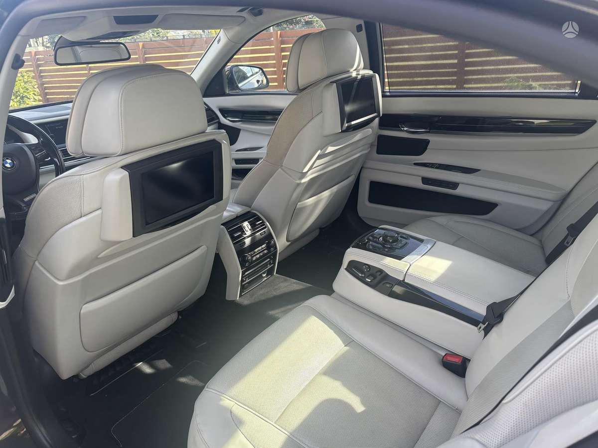 BMW 730, 3.0 l., sedanas