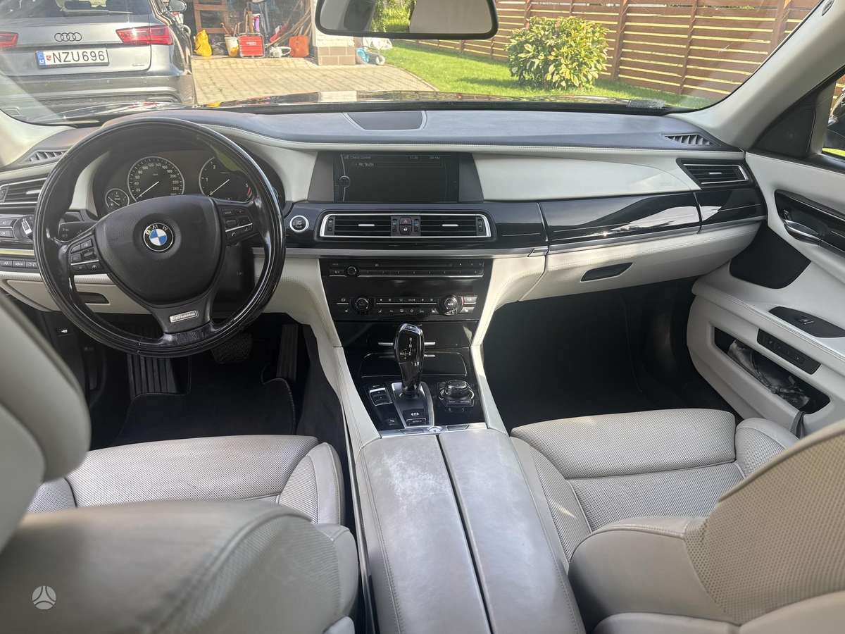 BMW 730, 3.0 l., Седан